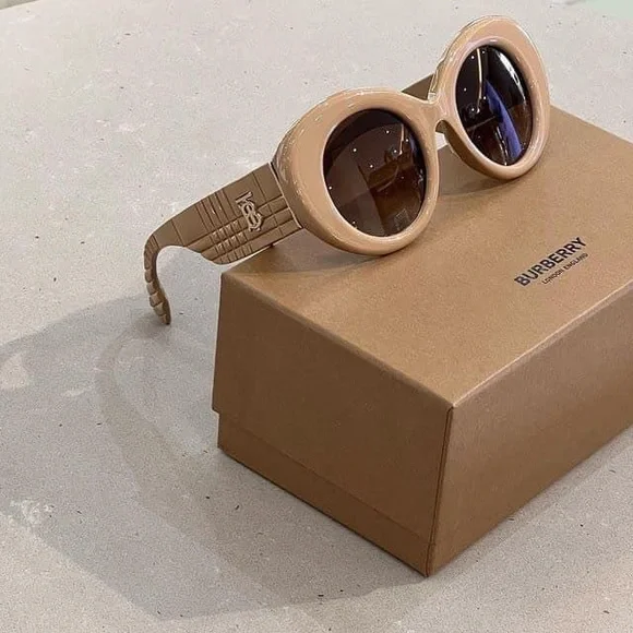 NEW Burberry BE4370U MARGOT 399013 Beige Brown Gradient Buterfly Women Sunglasse Burberry Margot Brown Gradient Round Ladies Sunglasses  main image 2